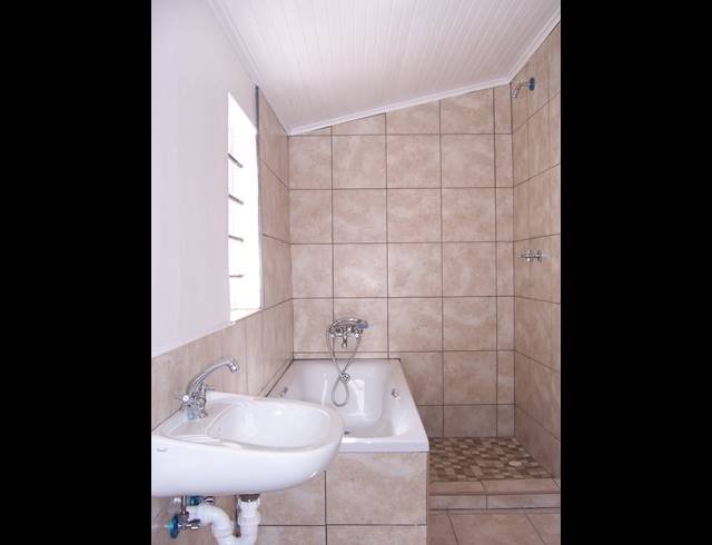 3 bed property to rent in OBSERVATORY