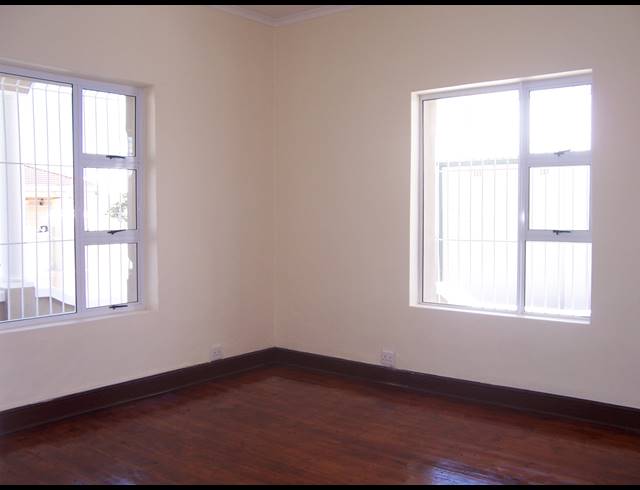 5 bed property to rent in SALT RIVER