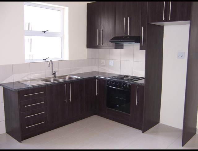 5 bed property to rent in SALT RIVER