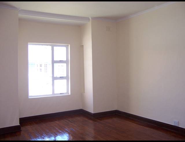 5 bed property to rent in SALT RIVER