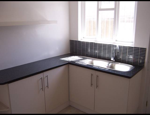 2 bed property to rent in OBSERVATORY