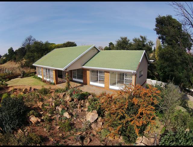 4 bed property to rent in WILRO PARK